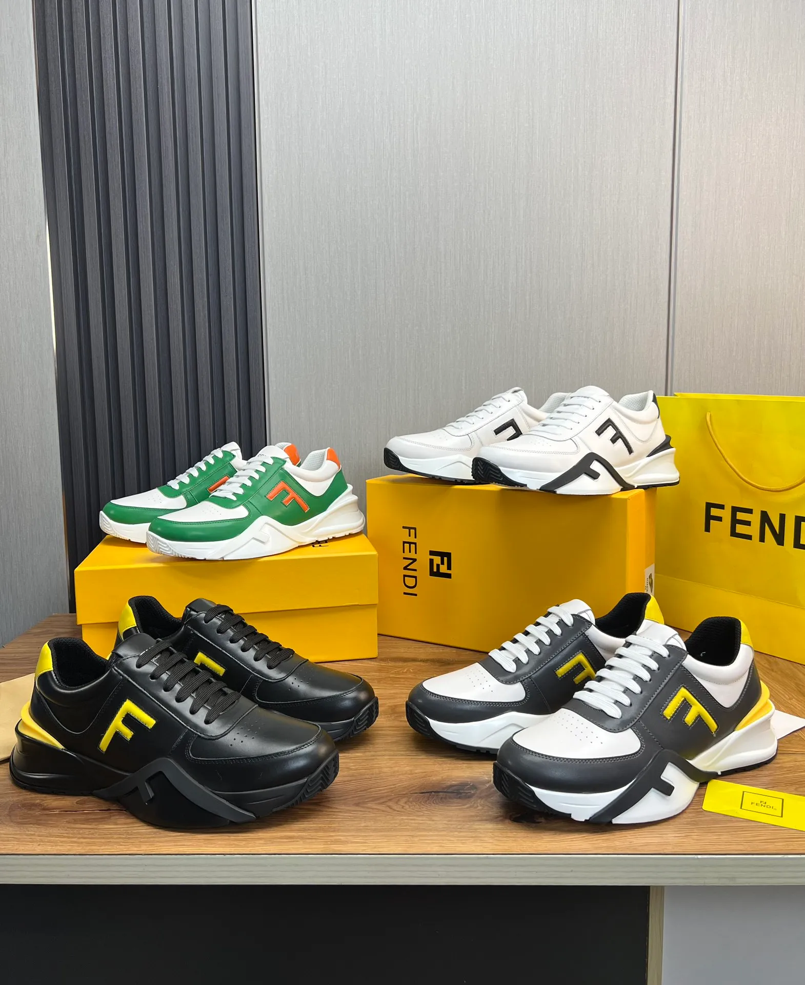 Men's shoes 💰520💰 Fendi [Fendi] hot style is on the market 🔥Fashionable casual men's shoes 🔱 Made of original cowhide + breathable mesh lining + sheepskin feet, perfect shape, top quality, you deserve it 🔜Original outsole, ultra-light, non-slip and wear-resistant 👣 Standard size 38-44 (customized in 45)